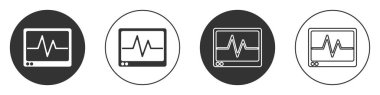 Beyaz zemin üzerinde kardiyogram simgesi olan siyah bilgisayar monitörü. Simge denetleniyor. Kalp atışı elle çizilmiş EKG monitörü. Çember düğmesi. Vektör.