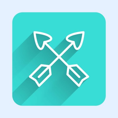 Beyaz çizgi çaprazlanmış oklar uzun gölgeli izole edilmiş. Yeşil kare düğmesi. Vektör.