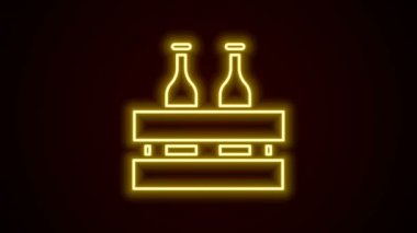 Parlayan neon hattı bira şişesi ikonu siyah arka planda izole edildi. Tahta kutu ve bira şişeleri. Kutu bira kutusu tabelası. 4K Video hareketli grafik canlandırması