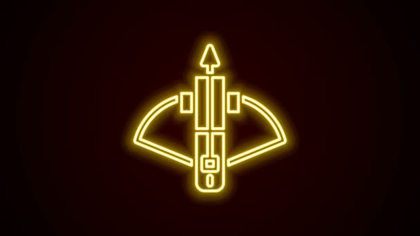 Glödande neon line Slaget armborst med pil ikon isolerad på svart bakgrund. 4K Video motion grafisk animation — Stockvideo