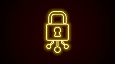 Parlayan neon hattı siber güvenlik simgesi siyah arkaplanda izole edildi. Dijital devre kartında kapalı asma kilit. Güvenlik kavramı. Dijital veri koruması. 4K Video hareketli grafik canlandırması