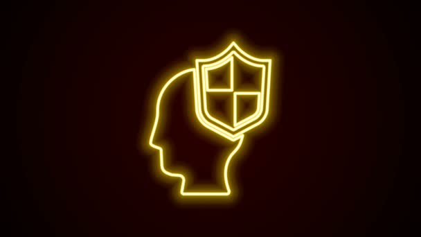 Brillante línea de neón Cabeza humana con icono de escudo aislado sobre fondo negro. Animación gráfica de vídeo 4K — Vídeos de Stock