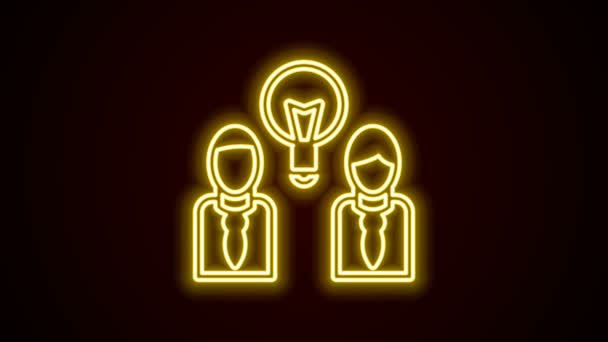 Glödande neon line Människor med lampa lampa ikon isolerad på svart bakgrund. Begreppet idé. 4K Video motion grafisk animation — Stockvideo