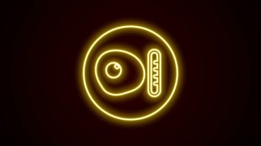 Parlak neon hattı geleneksel İngiliz kahvaltısı, siyah arka planda izole edilmiş sosis ikonlu sahanda yumurta. 4K Video hareketli grafik canlandırması