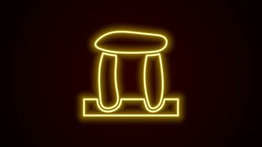 Parlayan neon hattı Stonehenge simgesi siyah arkaplanda izole edildi. 4K Video hareketli grafik canlandırması