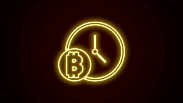 Gloeiende neon lijn Cryptogeld munt Bitcoin met klok pictogram geïsoleerd op zwarte achtergrond. Fysiek beetje munt. Blockchain gebaseerde veilige crypto valuta. 4K Video motion grafische animatie — Stockvideo