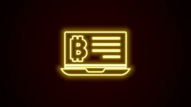 Siyah arkaplanda izole edilmiş dizüstü bilgisayar ikonundan parlayan neon hattı bitcoin madenciliği. Kripto para birimi madenciliği, engelleme zinciri teknoloji servisi. 4K Video hareketli grafik canlandırması