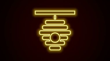 Siyah arka planda izole edilmiş arılar için parlayan neon hattı Kovan. Arı kovanı sembolü. Apiary ve arı yetiştiriciliği. Tatlı doğal yemek. 4K Video hareketli grafik canlandırması