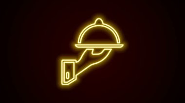 Siyah arka planda izole edilmiş bir tepsi yiyecek ikonu ile kaplı parlayan neon hattı. Tepsi ve kapak işareti. Kapaklı bir restoran saati. 4K Video hareketli grafik canlandırması