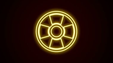 Parlayan neon hattı kumarhane çipi simgesi siyah arkaplanda izole edildi. Kumarhane kumarı. 4K Video hareketli grafik canlandırması