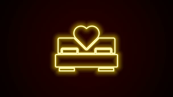 Icono de dormitorio en línea de neón brillante aislado sobre fondo negro. Boda, amor, símbolo del matrimonio. Dormitorio icono creativo de la colección de luna de miel. Animación gráfica de vídeo 4K — Vídeos de Stock