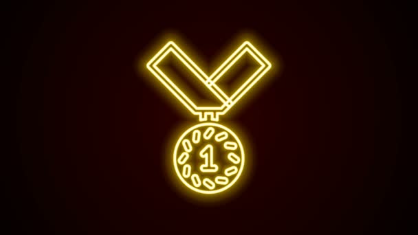 Медаль, що світиться неоновою лінією, ізольована на чорному тлі. Символ переможця. 4K Відео рух графічна анімація — стокове відео