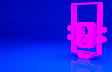 Mavi arka planda izole edilmiş yanan bir ateş ikonu olan pembe gaz kazanı. Minimalizm kavramı. 3d illüstrasyon 3B canlandırma.