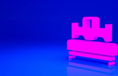 Pembe yatak odası simgesi mavi arkaplanda izole edilmiş. Düğün, aşk, evlilik sembolü. Balayı koleksiyonundan yatak odası yaratıcı ikonu. Minimalizm kavramı. 3d illüstrasyon 3B canlandırma.