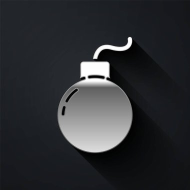 Gümüş Bomba siyah arka planda izole edilmiş ikonu patlatmaya hazır. Uzun gölge tarzı. Vektör İllüstrasyonu.