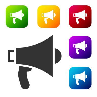 Beyaz arkaplanda siyah megafon simgesi izole edildi. Sözcü işareti. Renkli kare düğmelerle simgeleri ayarla. Vektör.