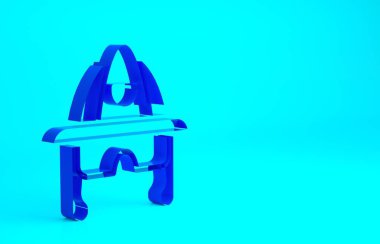 Mavi itfaiyeci kaskı ya da itfaiyeci şapkası ikonu mavi arka planda izole edilmiş. Minimalizm kavramı. 3d illüstrasyon 3B canlandırma.