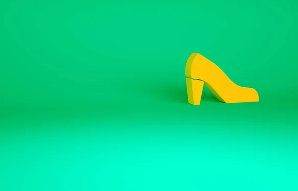 Orangefarbener Frauenschuh Mit Hohem Absatz Auf Grünem Hintergrund Minimalismus Konzept — Stockfoto