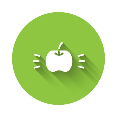 Beyaz Elma simgesi uzun gölgeli izole edilmiş. Yaprak sembollü meyve. Yeşil daire düğmesi. Vektör.