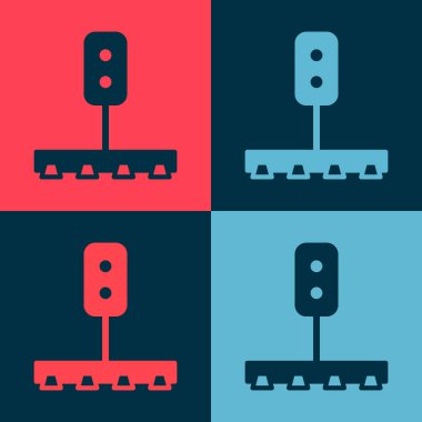 Pop Art Train trafik ışığı ikonu renk arkaplanında izole edildi. Trenlerin hareketlerini düzenlemek için demiryolu için trafik ışıkları. Vektör.