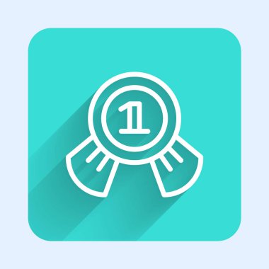 Beyaz çizgi madalya ikonu uzun gölgeli izole edilmiş. Kazanan sembol. Yeşil kare düğmesi. Vektör.