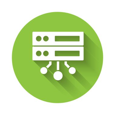 Beyaz Sunucu, Data, Web Sunucu simgesi uzun gölgeli izole edildi. Yeşil daire düğmesi. Vektör.