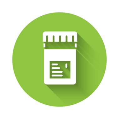 Beyaz biyolojik olarak aktif katkı simgesi uzun gölgeli izole edilmiş. Yeşil daire düğmesi. Vektör.