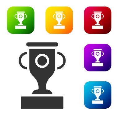 Beyaz arka planda siyah ödül kupa simgesi izole. Galibiyet ödülü sembolü. Şampiyonluk ya da yarışma kupası. Spor başarısı işareti. Renkli kare düğmelerle simgeleri ayarla. Vektör.