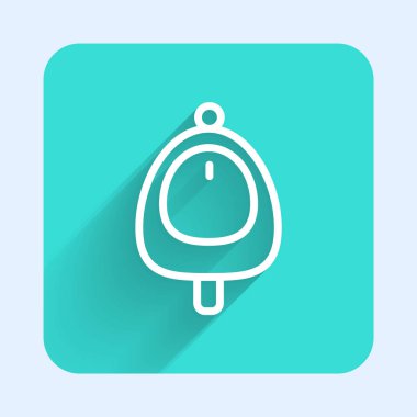 Beyaz çizgili tuvalet pisuarı ya da uzun gölgeli sidik ikonu. Erkekler tuvaletinde çiş. Tuvalet, tuvalet, tuvalet. Yeşil kare düğmesi. Vektör.