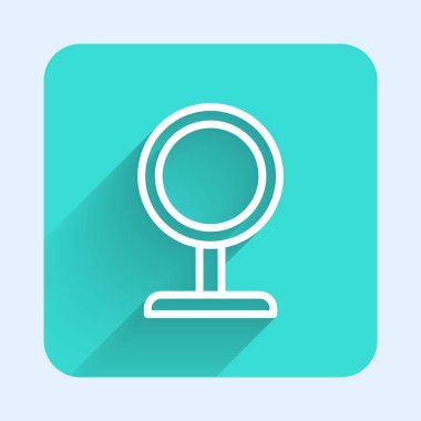 Beyaz çizgi yuvarlak makyaj aynası ikonu uzun gölgeli izole edilmiş. Yeşil kare düğmesi. Vektör.