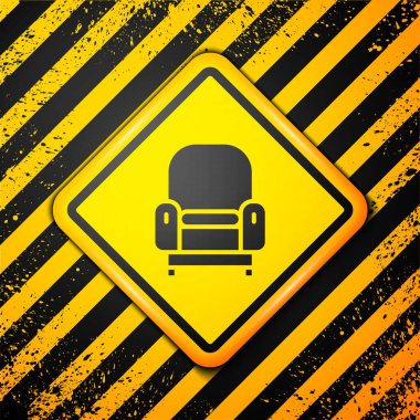 Sarı arkaplanda siyah Kol Koltuğu simgesi izole edildi. Uyarı işareti. Vektör.