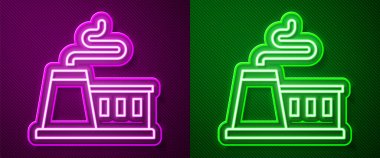 Parlayan neon hattı Fabrika simgesi mor ve yeşil arkaplanda izole edildi. Endüstriyel bina. Vektör.