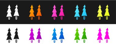 Noel ağacı simgesini siyah beyaz arkaplanda izole et. Mutlu Noeller ve mutlu yıllar. Vektör.