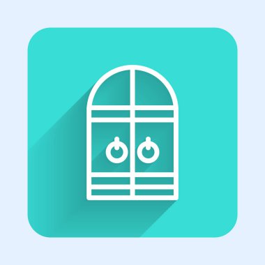 Beyaz çizgi Ortaçağ kale kapısı ikonu uzun gölgeli izole edilmiş. Ortaçağ kalesi. Düşmanlardan koruma. Yeşil kare düğmesi. Vektör.