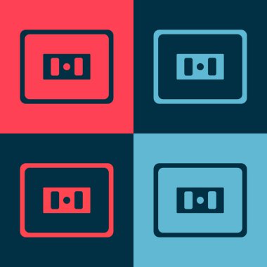 Pop Art Electrical outlet simgesi renk arkaplanında izole edildi. Elektrik prizi. Rosette sembolü. Vektör.