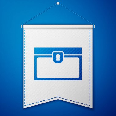 Mavi Antika hazine sandığı ikonu mavi arka planda izole edilmiş. Altın sikkeli klasik tahta sandık. Beyaz flama şablonu. Vektör.