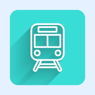 Beyaz hat tren ve demiryolu ikonu uzun gölgelerle izole edilmiş. Toplu taşıma sembolü. Metro treni nakliyesi. Metro yeraltı. Yeşil kare düğmesi. Vektör.