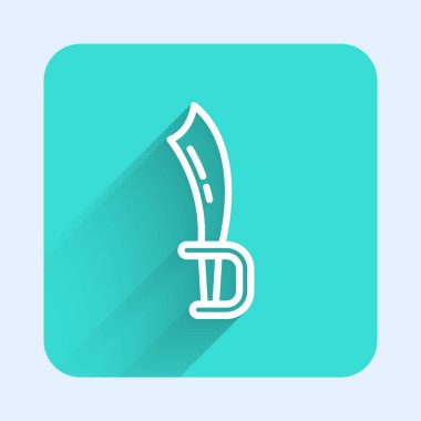 Beyaz çizgili Korsan kılıç ikonu uzun gölgeli izole edilmiş. Kılıç işareti. Yeşil kare düğmesi. Vektör.