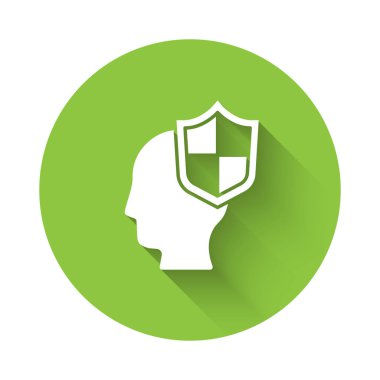 Beyaz insan kafası ve uzun gölgeli bir kalkan ikonu. Yeşil daire düğmesi. Vektör.