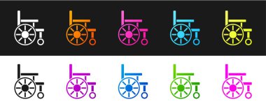 Siyah ve beyaz arkaplanda izole edilmiş engelli kişi simgesi için tekerlekli sandalyeyi ayarla. Vektör.