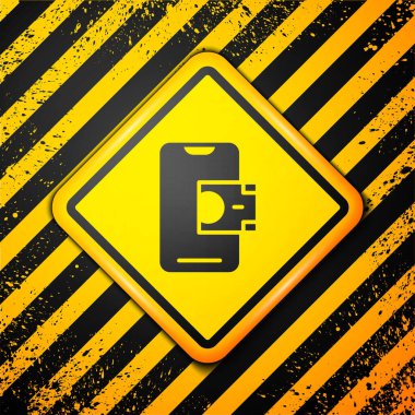 Siyah Mobil bankacılık ikonu sarı arkaplanda izole edildi. Cep telefonu ekranına cep telefonu bankacılığı yoluyla para aktar. Uyarı işareti. Vektör.