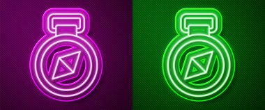 Parlayan neon çizgisi pusula simgesi mor ve yeşil arkaplanda izole edildi. Rüzgâr yön bulma sembolü. Rüzgar gül işareti. Vektör.