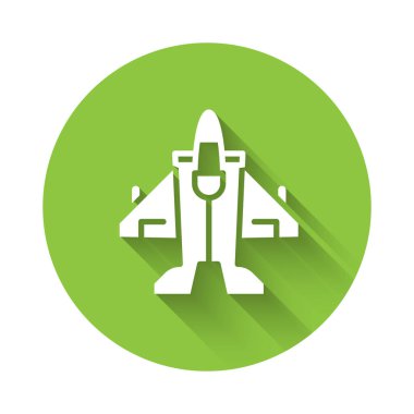 Beyaz Jet savaş ikonu uzun gölgeli izole edilmiş. Askeri uçak. Yeşil daire düğmesi. Vektör.