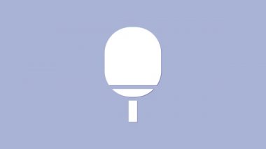 Masa tenisi ikonu oynamak için beyaz raket, mor arka planda izole edilmiş. 4K Video hareketli grafik canlandırması