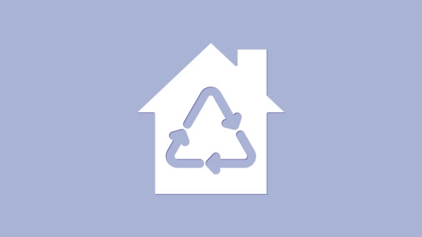 Vita Eco House med återvinning symbol ikon isolerad på lila bakgrund. Ekologi hem med återvinna pilar. 4K Video motion grafisk animation — Stockvideo