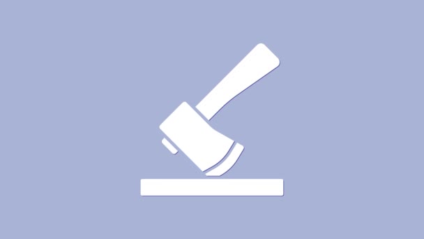 Weißes Holzbeil-Symbol isoliert auf violettem Hintergrund. Holzfällerbeil. 4K Video Motion Grafik Animation — Stockvideo