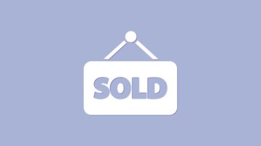 Mor arka planda izole edilmiş metin simgesi satılan beyaz asma işareti. Çıkartma satıldı. Tabela satıldı. 4K Video hareketli grafik canlandırması