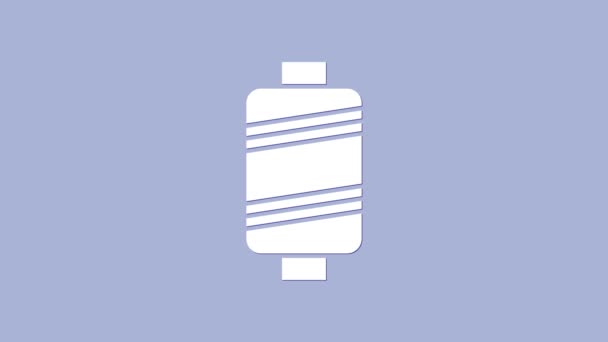 Белая швейная тройка на шпильке, выделенная на фиолетовом фоне. Катушка для пряжи. Нить Боб. Видеографическая анимация 4K — стоковое видео