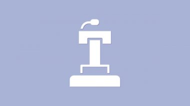 Beyaz Sahne standı ya da münazara kürsüsü ikonu mor arka planda izole edilmiş. Konferans konuşma tribünü. 4K Video hareketli grafik canlandırması