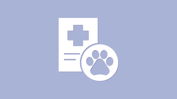 Weißes Klemmbrett mit klinischen Krankenakten Haustier-Symbol isoliert auf lila Hintergrund. Krankenversicherungsformular. Medizinische Kontrollmarken berichten. 4K Video Motion Grafik Animation — Stockvideo